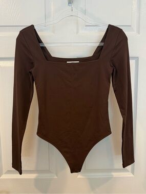 Aritzia Babaton Brown Long-Sleeve Square Neck Bodysuit